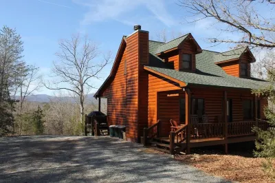 Affordable! Mtn Views, Game Room, Hot Tub, Amenities & More