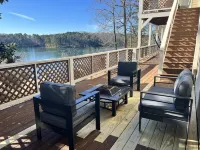 Stunning Lake Chalet close to Margaritaville & Aqualand