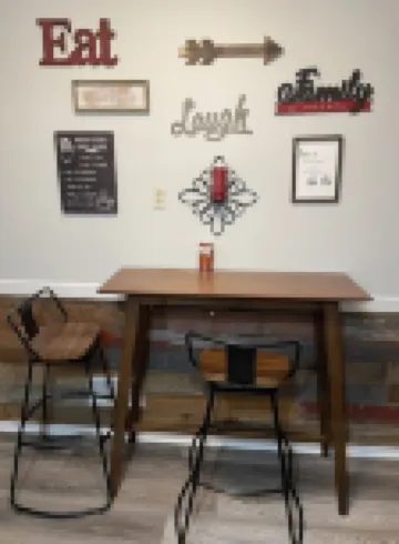 Spacious, lovely 2bed 1bath with free parking