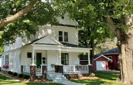 1910 Historic Hill Avenue Home
