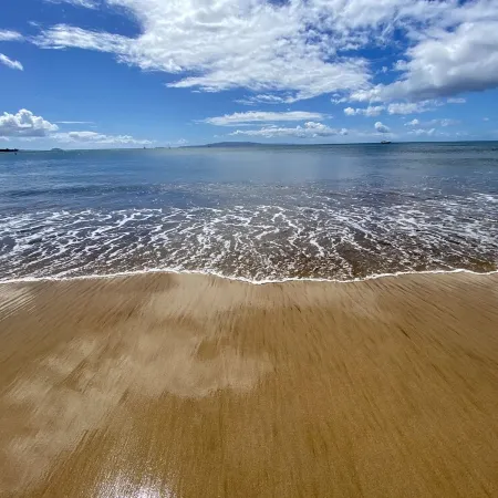 Popular Ground Floor Unit at OCEANFRONT RESORT in Kihei! Great rates.