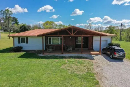 Cozy and comfy Golf Course Cottage