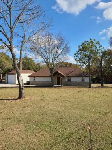 The Rustic Gem!! 3 Bedroom/2 Bath House