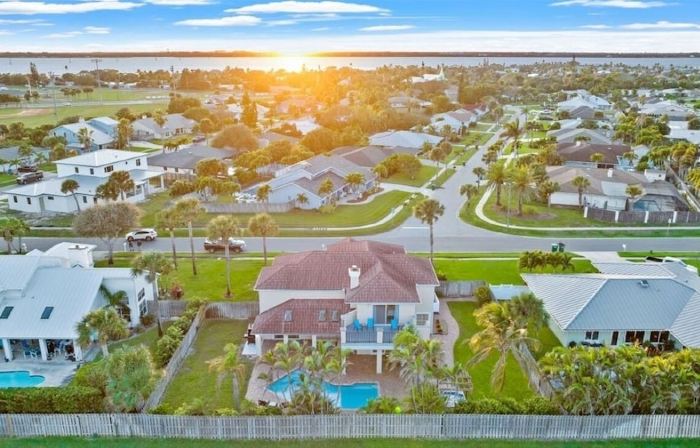 Beachy Places, Hot tub, Pool, Beach