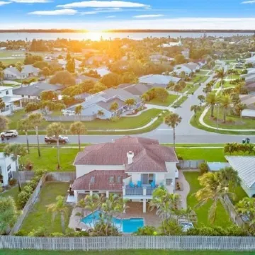 Beachy Places, Hot tub, Pool, Beach