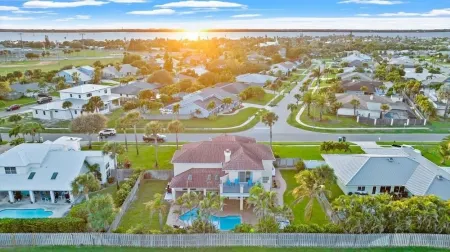 Beachy Places, Hot tub, Pool, Beach