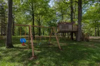 Hot Tub, Fishing, Lake Front-Relax! Retreat Sleeps 20 - Homestays