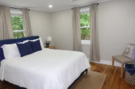 The Heart of Cape Cod - 3 bed  2 bath Hyannis Cottage