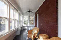 Two Bedroom Cutie in Midtown