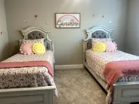 Twin Creeks Getaway- Pet Friendly- Amenities Abound! Golf cart rental available!