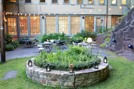 In Town Loft Apartment in 19th C Stone Wireworks Factory (2000+ sq ft)