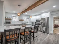 Beautifully Restored 6BR in the heart of Windham Hotels in Windham