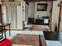 West Wing - a unique private space w/patio Hotels in Olive
