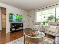 Short Walk to Downtown, AC, Coffee Bar, Patio Hotels in Enumclaw