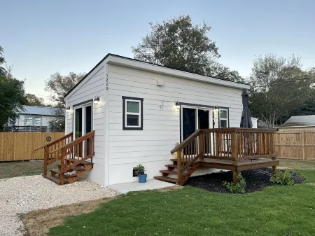 Casita Blanca - tiny house in the heart of Kerrville