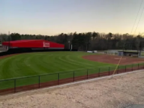 Spacious townhome convenient to everything! Great rates!! ⭐⭐⭐⭐⭐