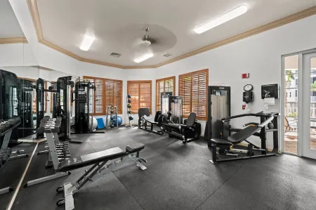 The Fitz - Stylish 3Br, 2Ba with pool.  Walk to beach. Great views.