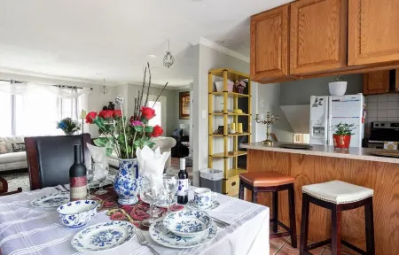 Le  Home HotelConnect travelers  with unique accommodations Отели рядом с достопримечательностью «Exxon»