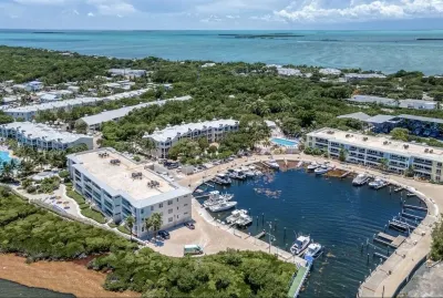 Stunning Townhome Oasis 4bed4bath     Slow M'Ocean Hideaway - Marina,Oceanside Hotel in zona Key Lime Products