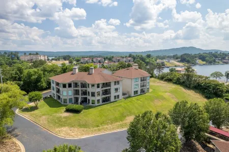 Orchid On The Water - w/ Boat Slip On Lake Hamilton!