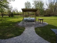 newly remodeled cabin style cottage, close to public boat ramps, and beaches .