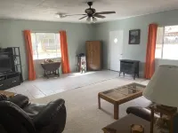 Red rock adventures await from this comfortable four corners home. Hoteles en Bluff