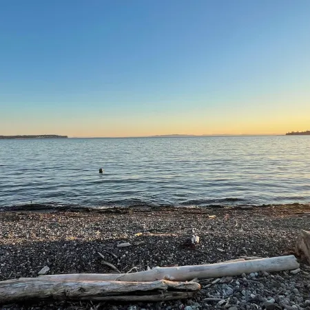 Cottage with Private Beach in Birch Bay