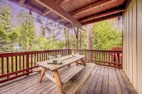 Pine View - Spacious 3000 SQFT Home with Game Room, Bar and 3 Decks!