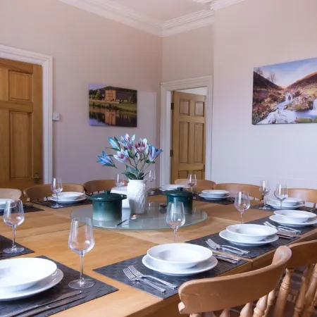 Spacious stylish house for group stays in beautiful Buxton, pet friendly.