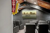 Bourbon Barndominium Bonanza! Golf Simulator+Theater+Hot Tub+Sports Bar+Arcade