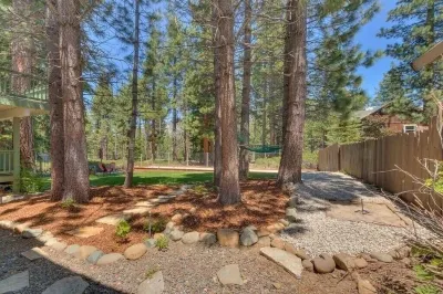 5 Bedroom Home - Huge Game Room, Bocce Ball, Amazing Outdoors Hotels near Echo Lake