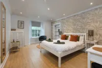 City centre apartment - 5 minute walk from the old town! Hotels in Newington