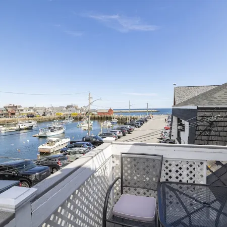 Harborside Oasis ★ Harbor View ★ Heart of Downtown