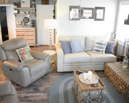 Uncork, Unwind, Relax @ this family & pet friendly Lake home #2 Hotels in Stephens County