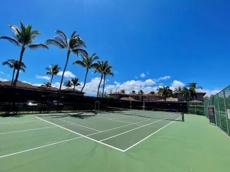 2BD/2.5BA, Golf View w Pool, Tennis & Gym, Gated Townhome in Waikoloa Colony Отели в г. Ваиколоа-Виллидж