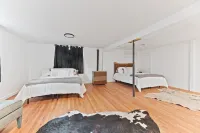 Newly remodeled property near the creek and downtown!