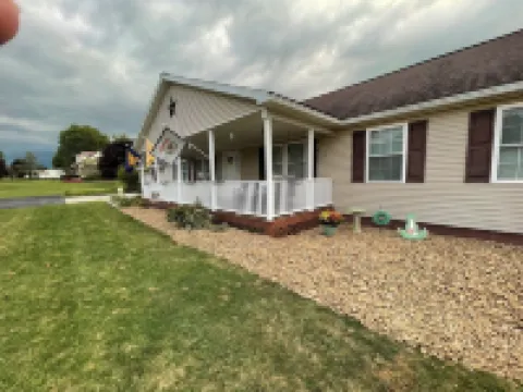 The Yellow Dragonfly Hotels in Preston County