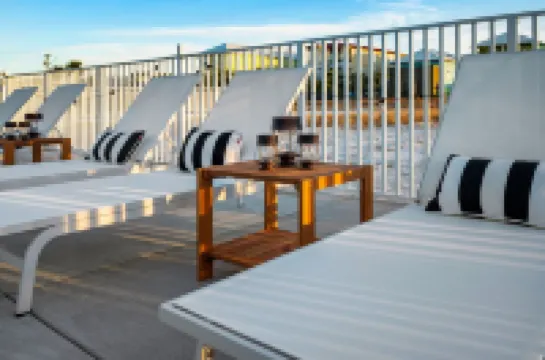 Adorable Beach Bungalow One Block from the Gulf Heated Pool Available OCT-May!