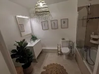 Bondy's cocoon, a 3-minute walk from the station. Self-guided arrival. Free parking Hotels in Bondy