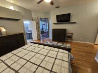 Serenity Springs Nature Escape Propane Heated Pool Home Hotels in Riverview