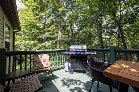 25% Off ~ Sauna, HotTub, Candy, Music, Games, Pets, 6TVs, FirePit, FullKitchen Отели в г. Массанаттен