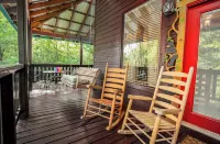 July/Aug Special! Lodge for 18, w/ Hot Tub, Nerf Gun Wall! 3 Mins to Dollywood!