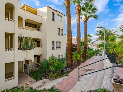 Ocean Loka Hotels near Buzzin bar, Callao salvaje, Tenerife