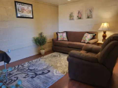 The Cactus Rose - A Spacious Retreat