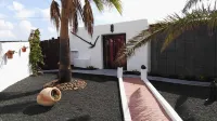 House Las Palmeras Lantharote Hotels near Barco Telamon encallado