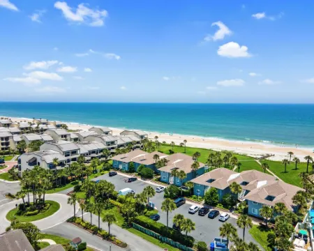 622 Oceanfront Surf Villa: Calm & Cozy Retreat with Vintage Charm by the Sea Hoteles en Sawgrass