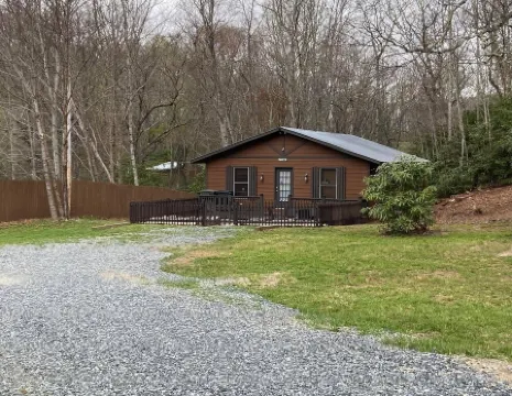 C & D Trivette's Cozy Cabin