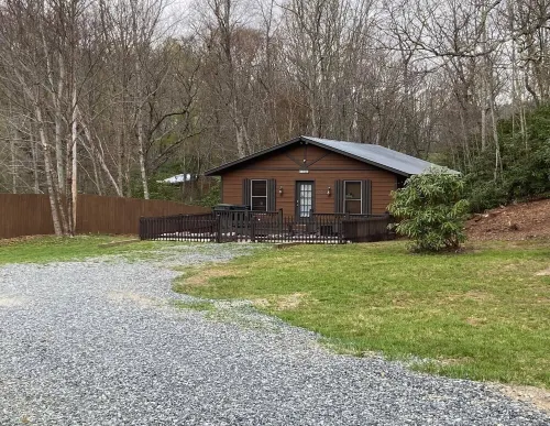 C & D Trivette's Cozy Cabin