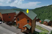 🤩 Family fun! Smoky Mountain views & private heated pool 7mi from Dollywood! 🤿 🔥