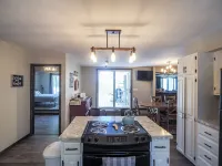 Charming Lake House within Walking Distance from Lake